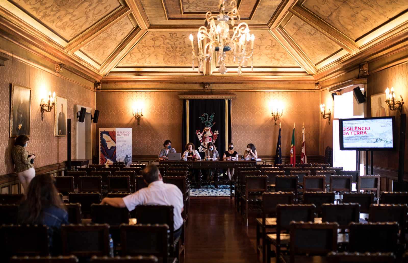 Imagem número 6 da galeria Ciclo de Conferências e Mesas Redondas O Silêncio da Terra