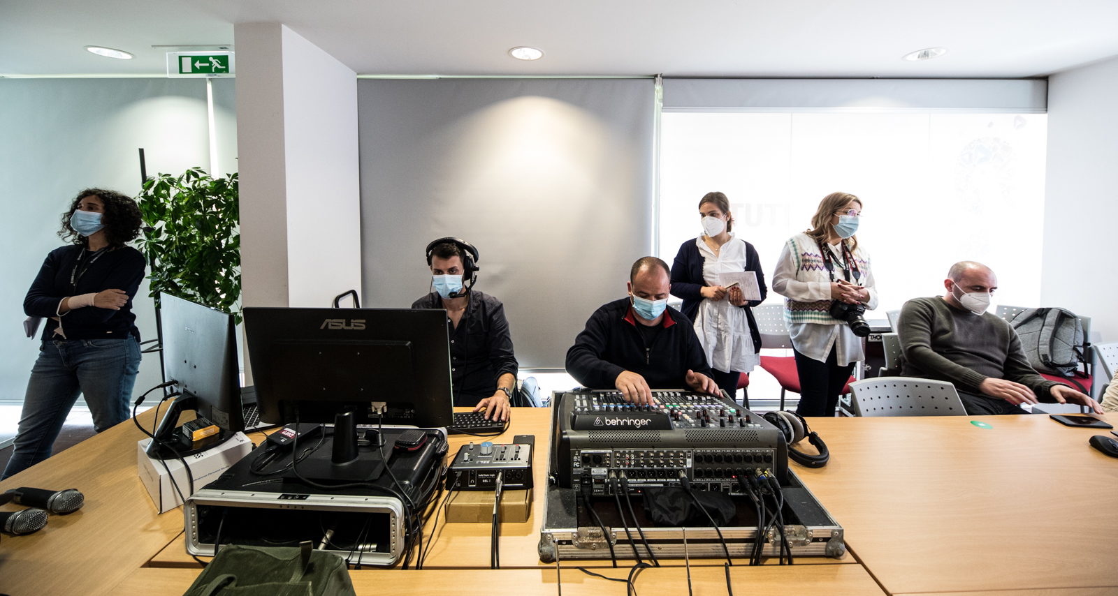 Imagem número 9 da galeria Ciclo de Conferências e Mesas Redondas O Silêncio da Terra