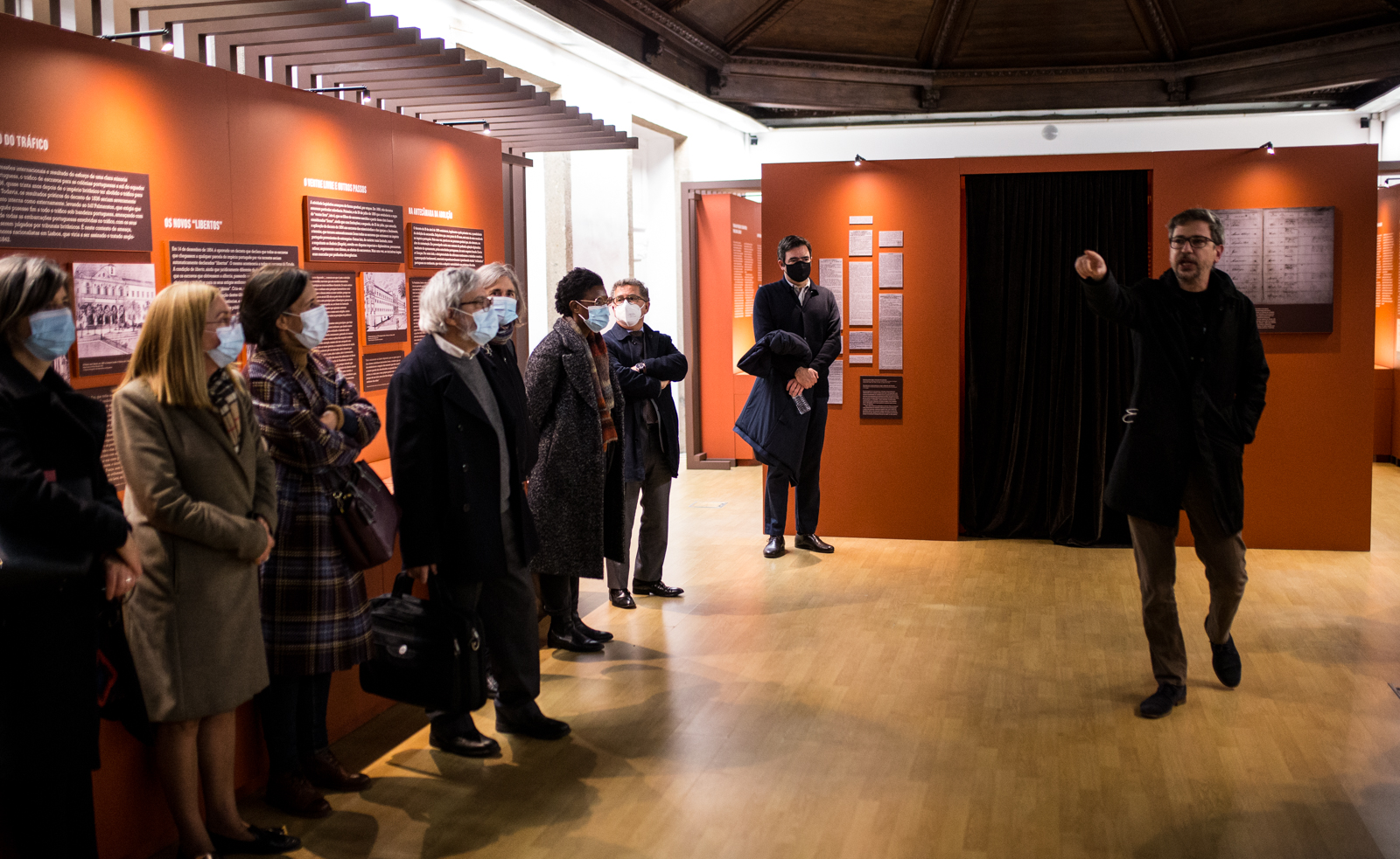 Imagem número 8 da galeria Mesa Redonda - O Direito Sobre Si Mesmo