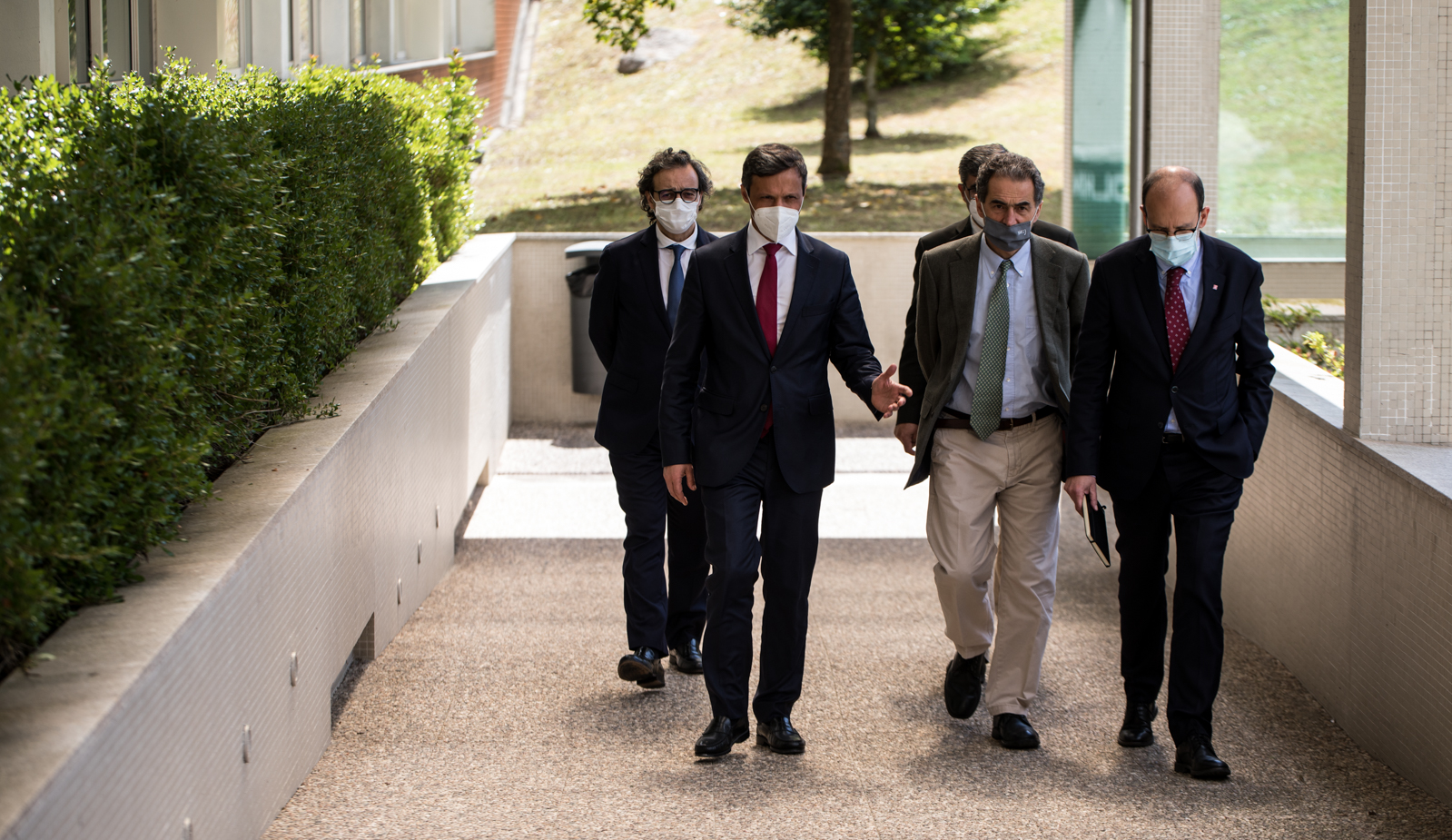 Imagem número 3 da galeria Ministro visita futuro Pólo da UMinho em Famalicão