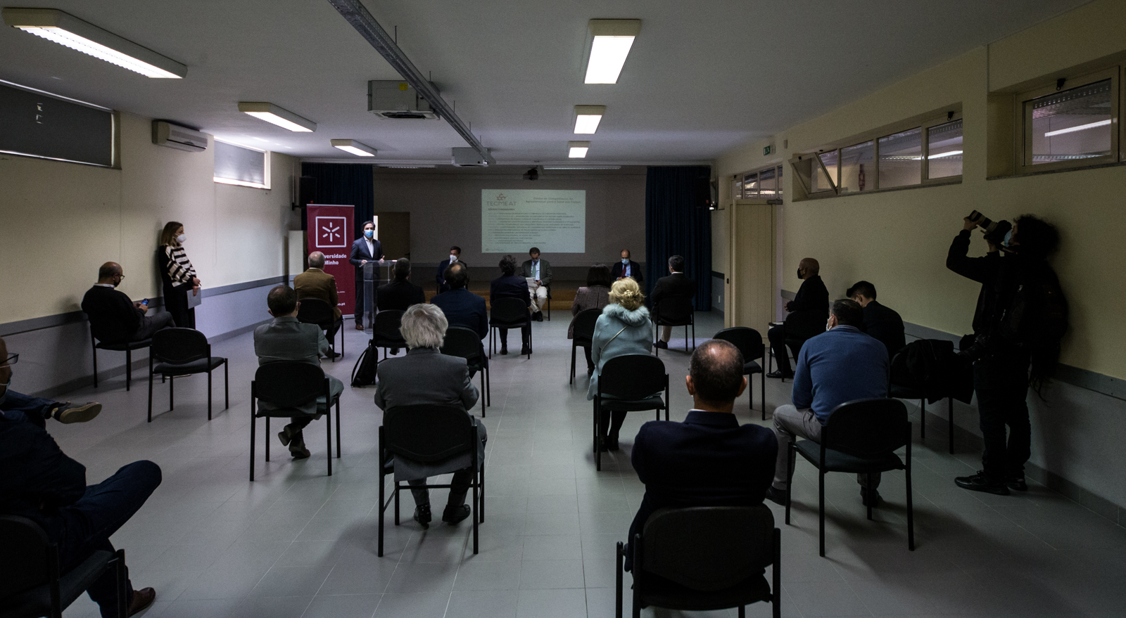 Imagem número 4 da galeria Ministro visita futuro Pólo da UMinho em Famalicão