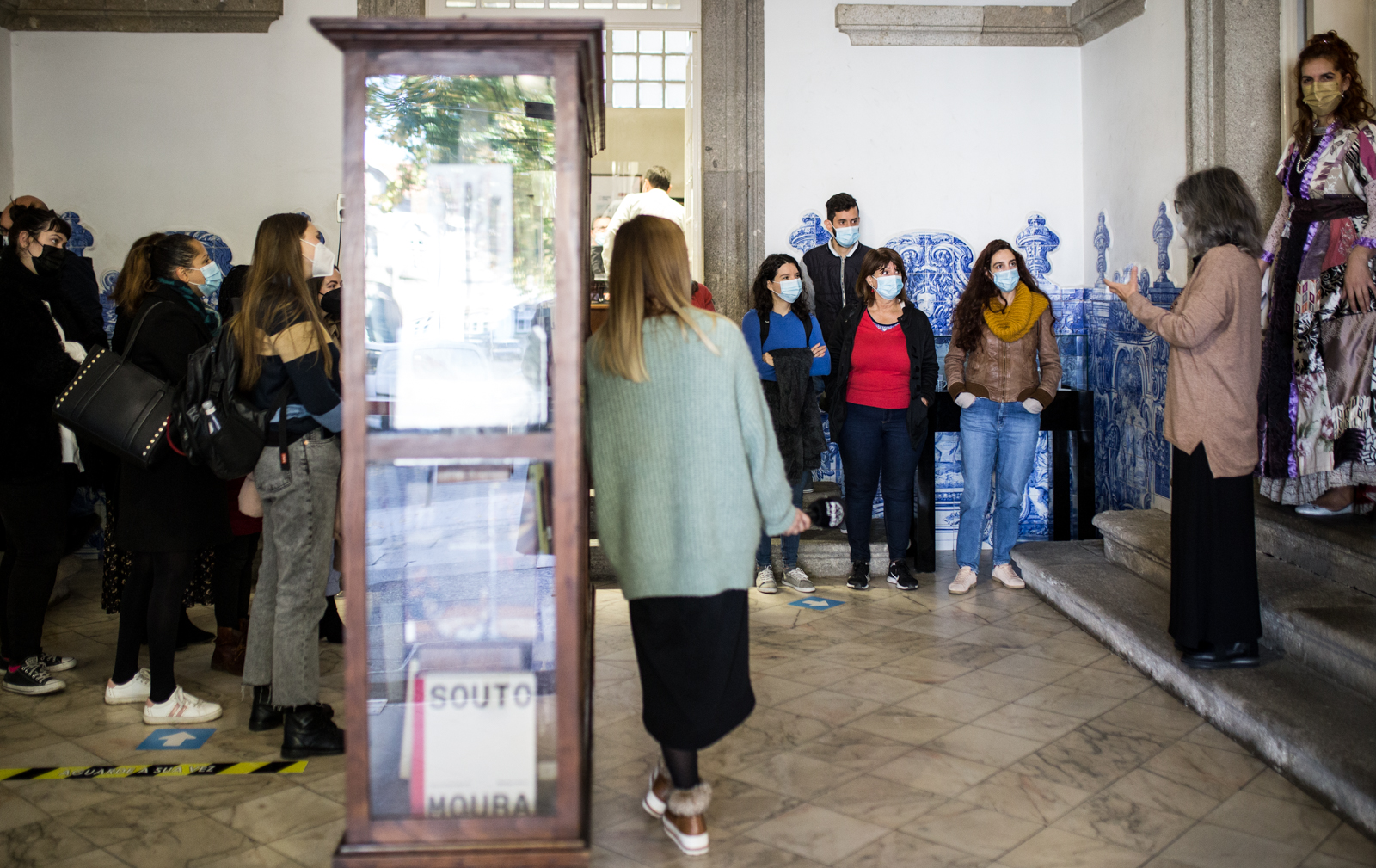 Imagem número 2 da galeria Visitas Biblioteca - Dia do Património Cultural e Académico