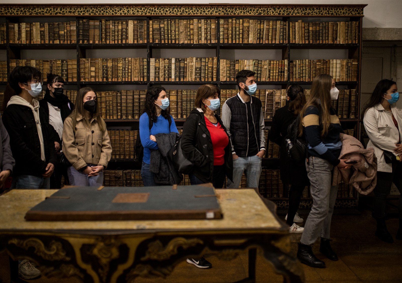 Imagem número 7 da galeria Visitas Biblioteca - Dia do Património Cultural e Académico