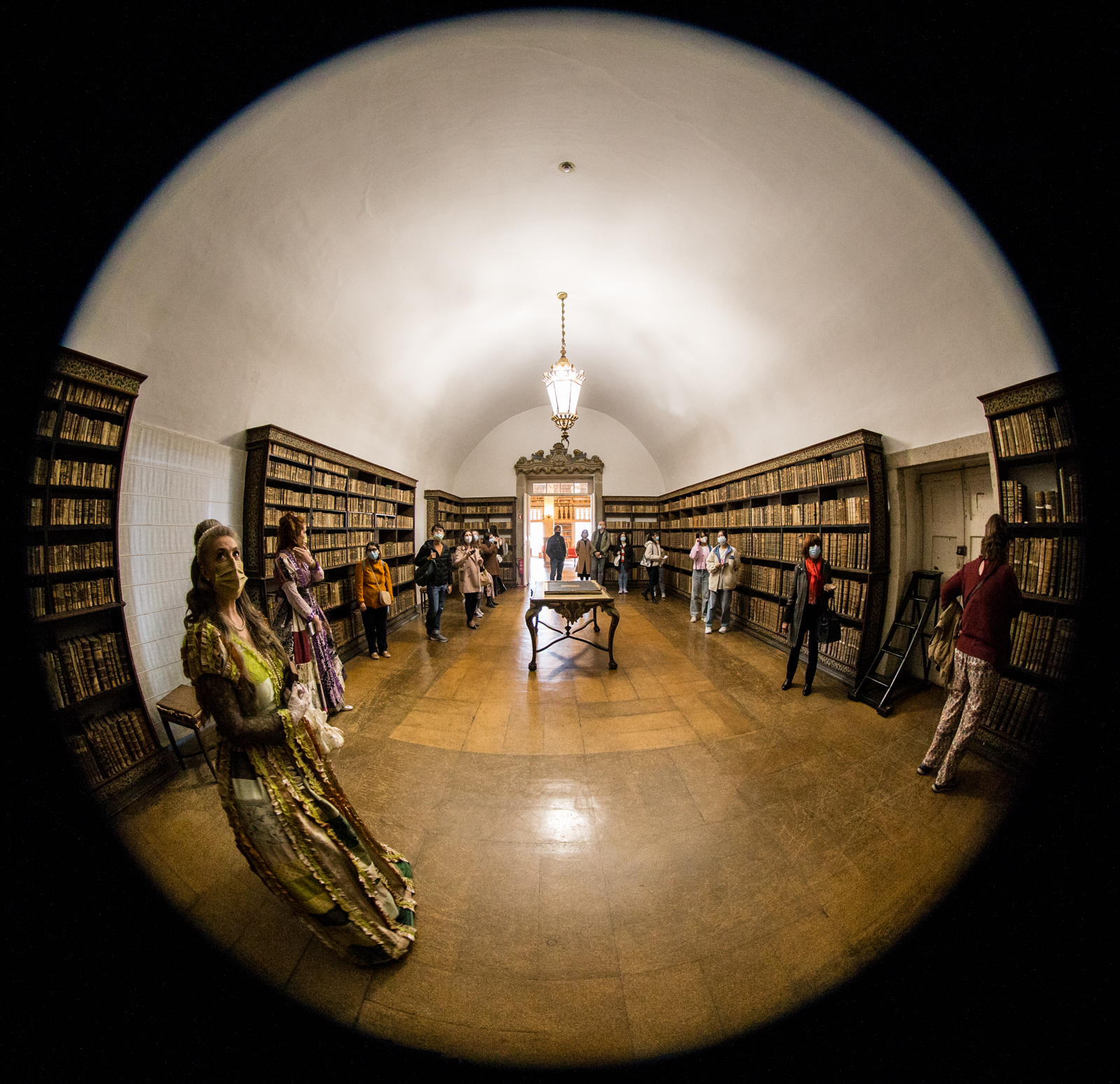 Imagem número 10 da galeria Visitas Biblioteca - Dia do Património Cultural e Académico