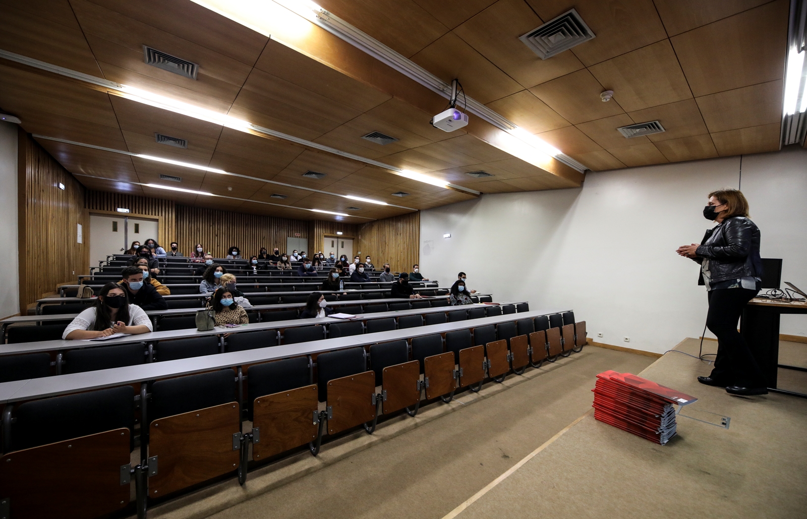Imagem número 7 da galeria Apresentação Mestrados e Licenciaturas EEG