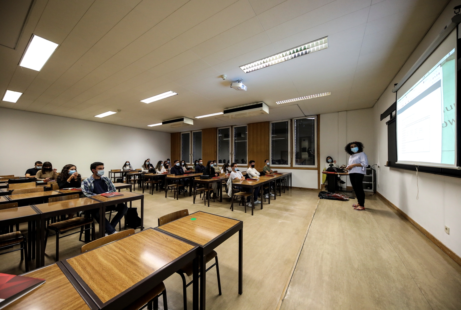 Imagem número 9 da galeria Apresentação Mestrados e Licenciaturas EEG