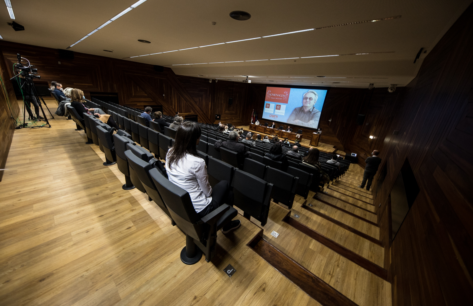 Imagem número 8 da galeria Homenagem Professor Carlos Silva