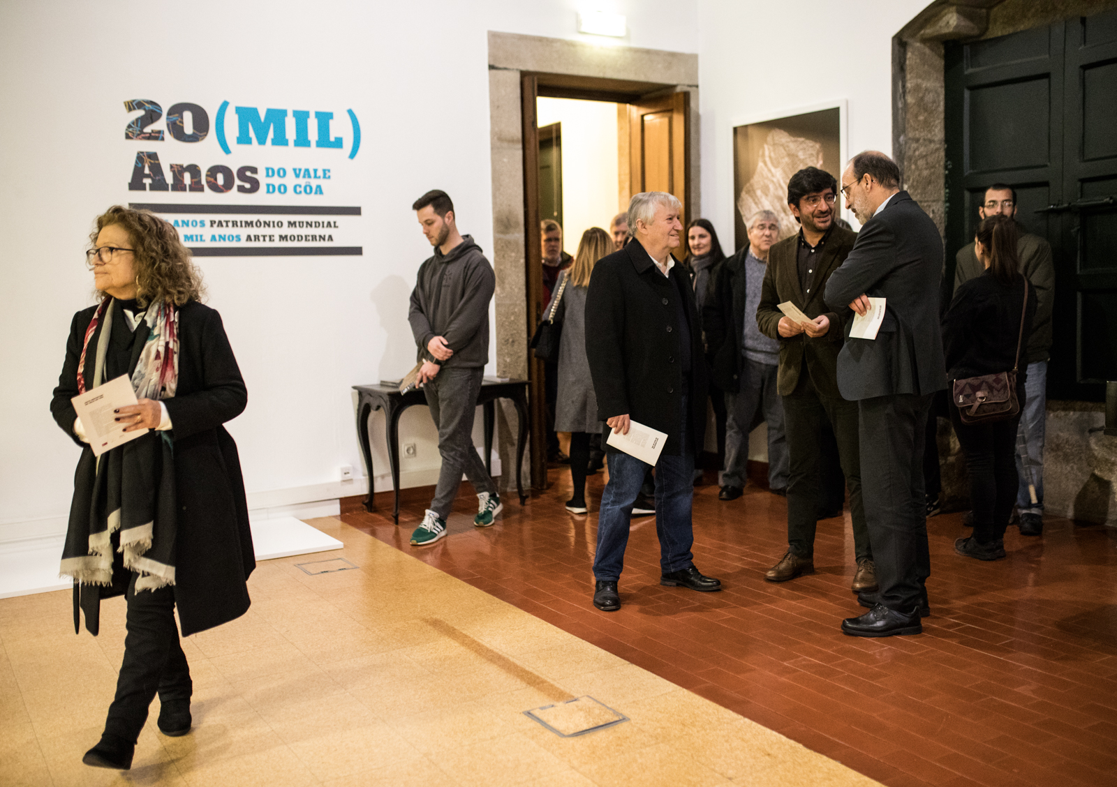 Imagem número 1 da galeria Inauguração Exposição 20(1000) anos do Vale do Coa