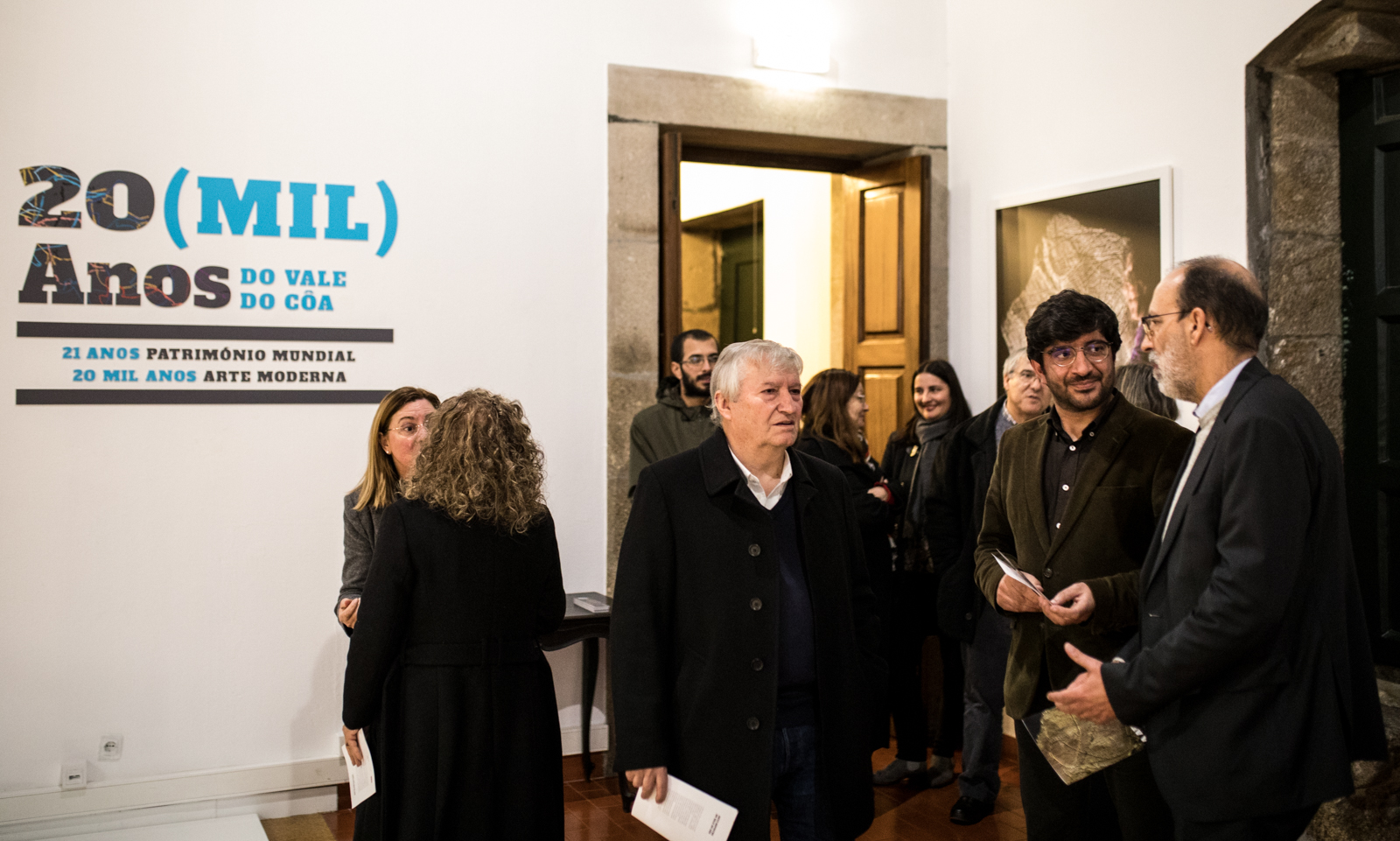 Imagem número 2 da galeria Inauguração Exposição 20(1000) anos do Vale do Coa