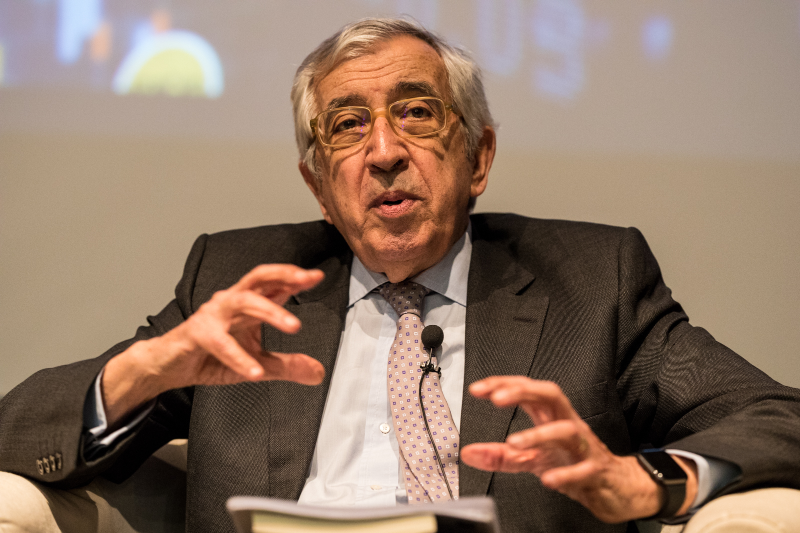 Imagem número 7 da galeria Livro Crise e Castigo