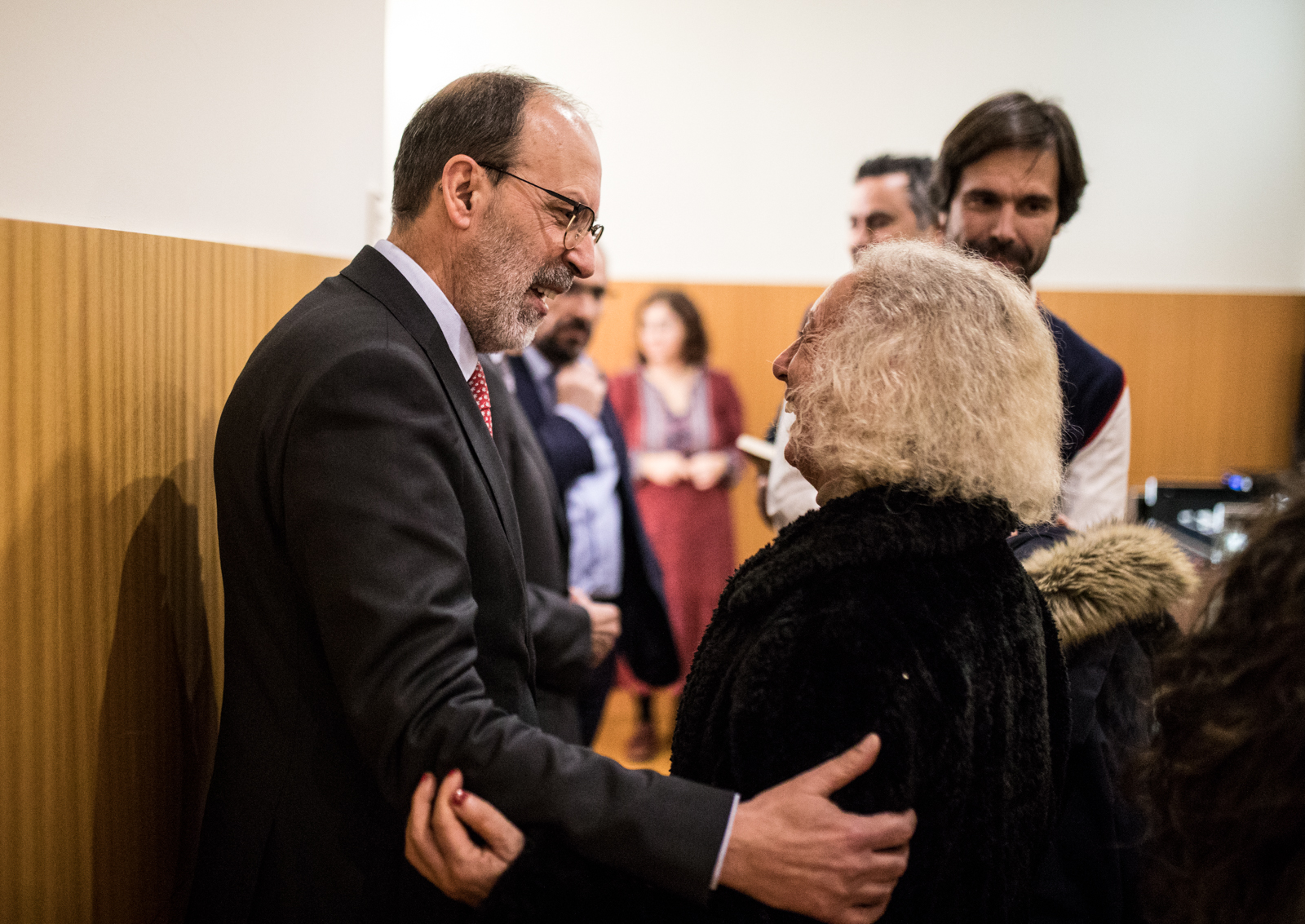 Imagem número 5 da galeria Livro Crise e Castigo