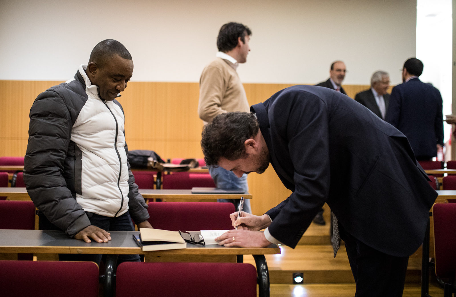 Imagem número 6 da galeria Livro Crise e Castigo