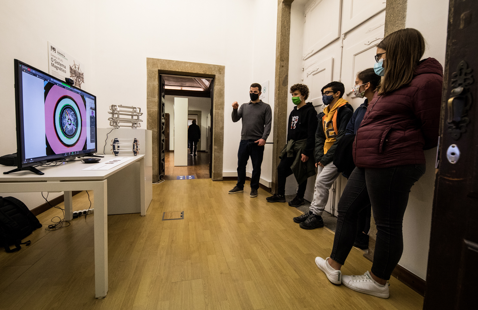 Imagem número 4 da galeria Noite dos Investigadores