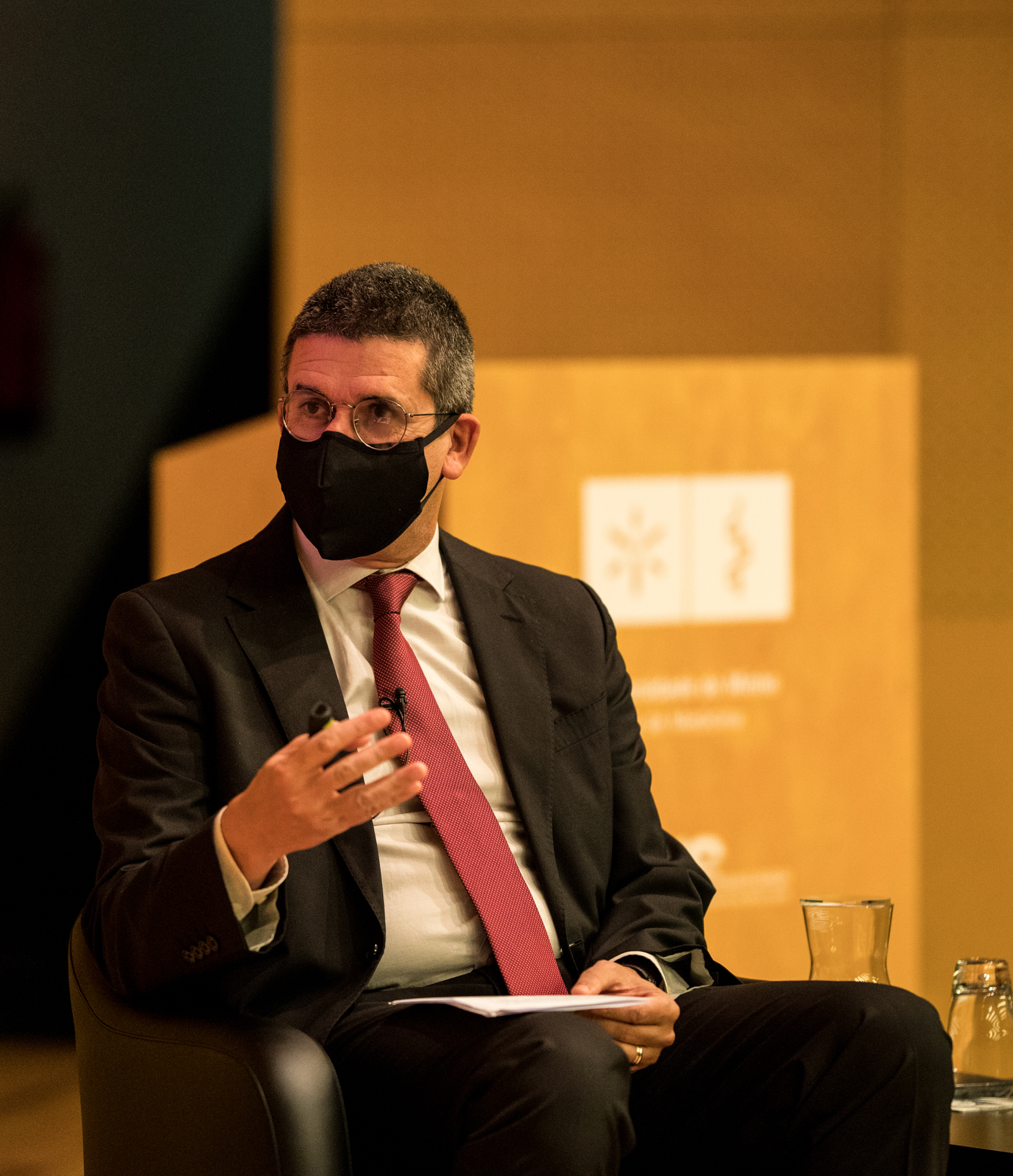 Imagem número 1 da galeria Sessão de Esclarecimento Covid I