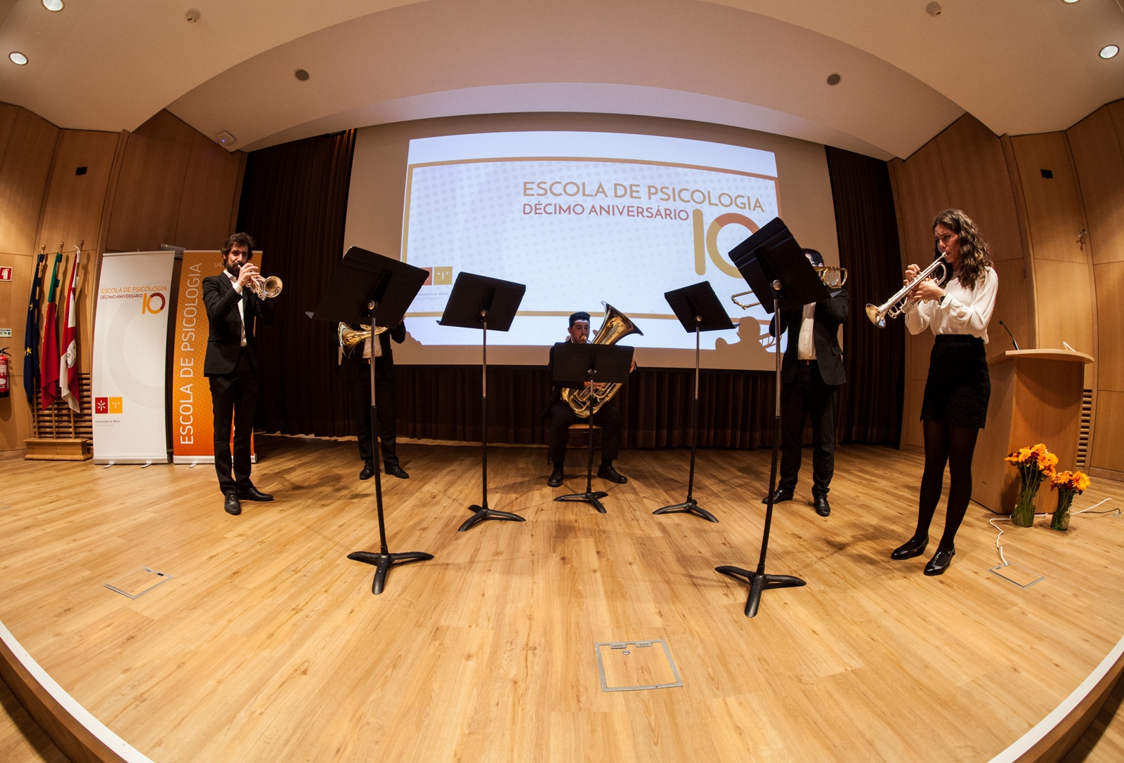 Imagem número 2 da galeria Aniversário Escola de Psicologia