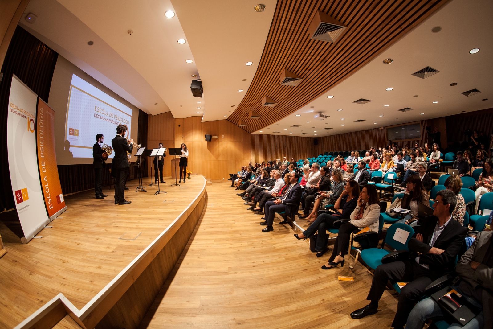 Imagem número 4 da galeria Aniversário Escola de Psicologia