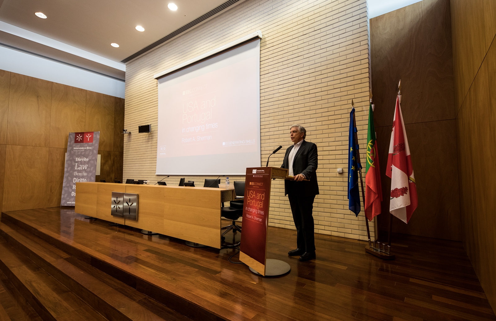 Imagem número 2 da galeria Embaixador dos Estados Unidos visita UMinho