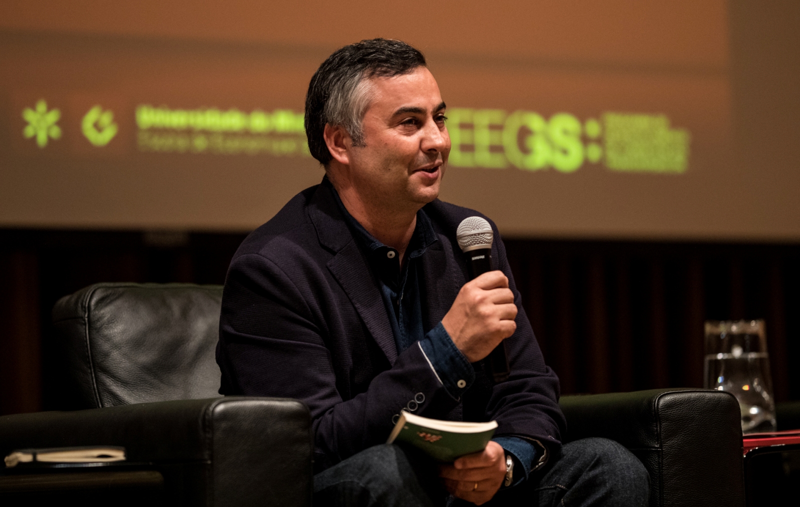 Imagem número 3 da galeria Lançamento do livro 