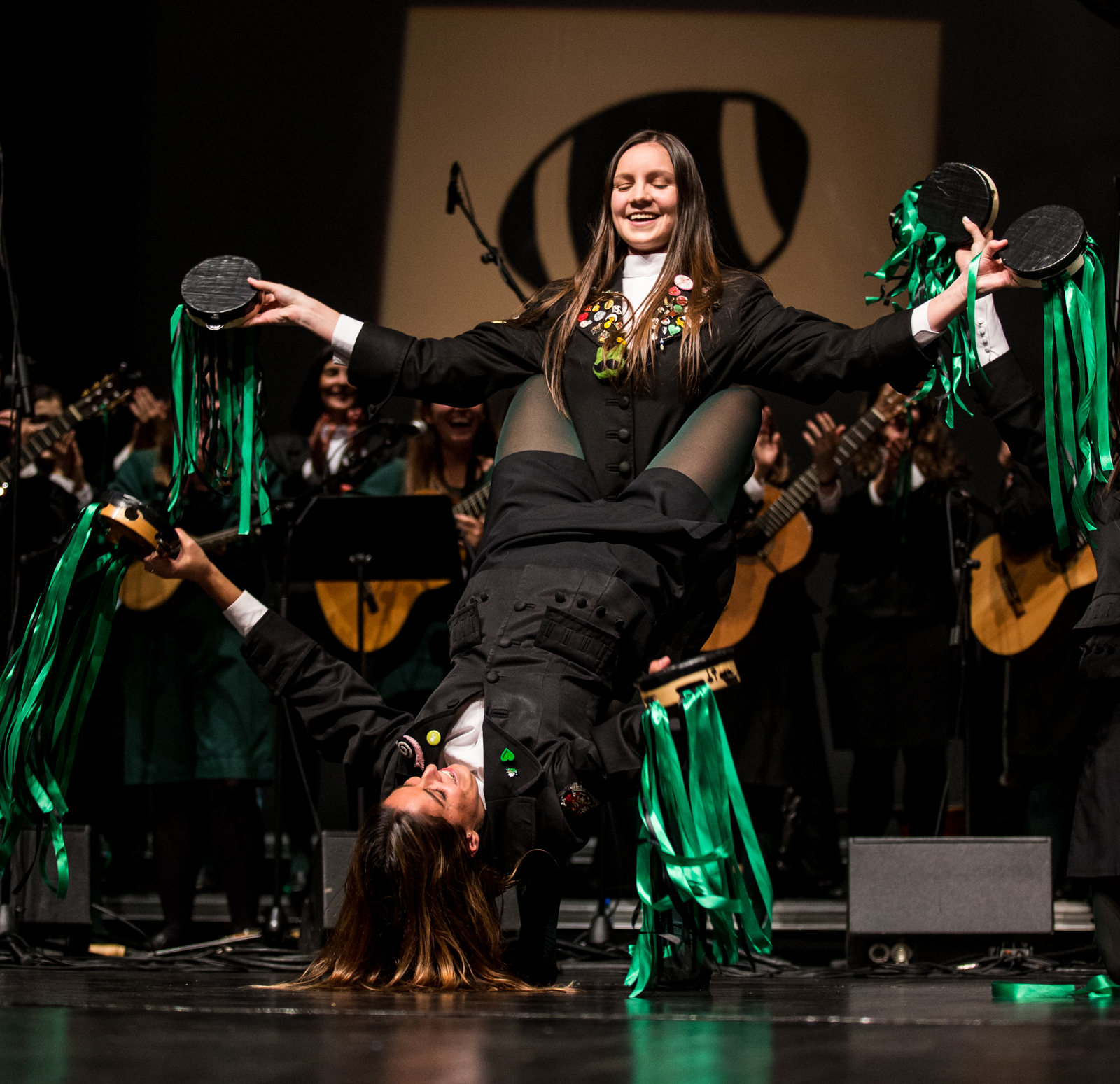 Imagem número 1 da galeria TROVAS