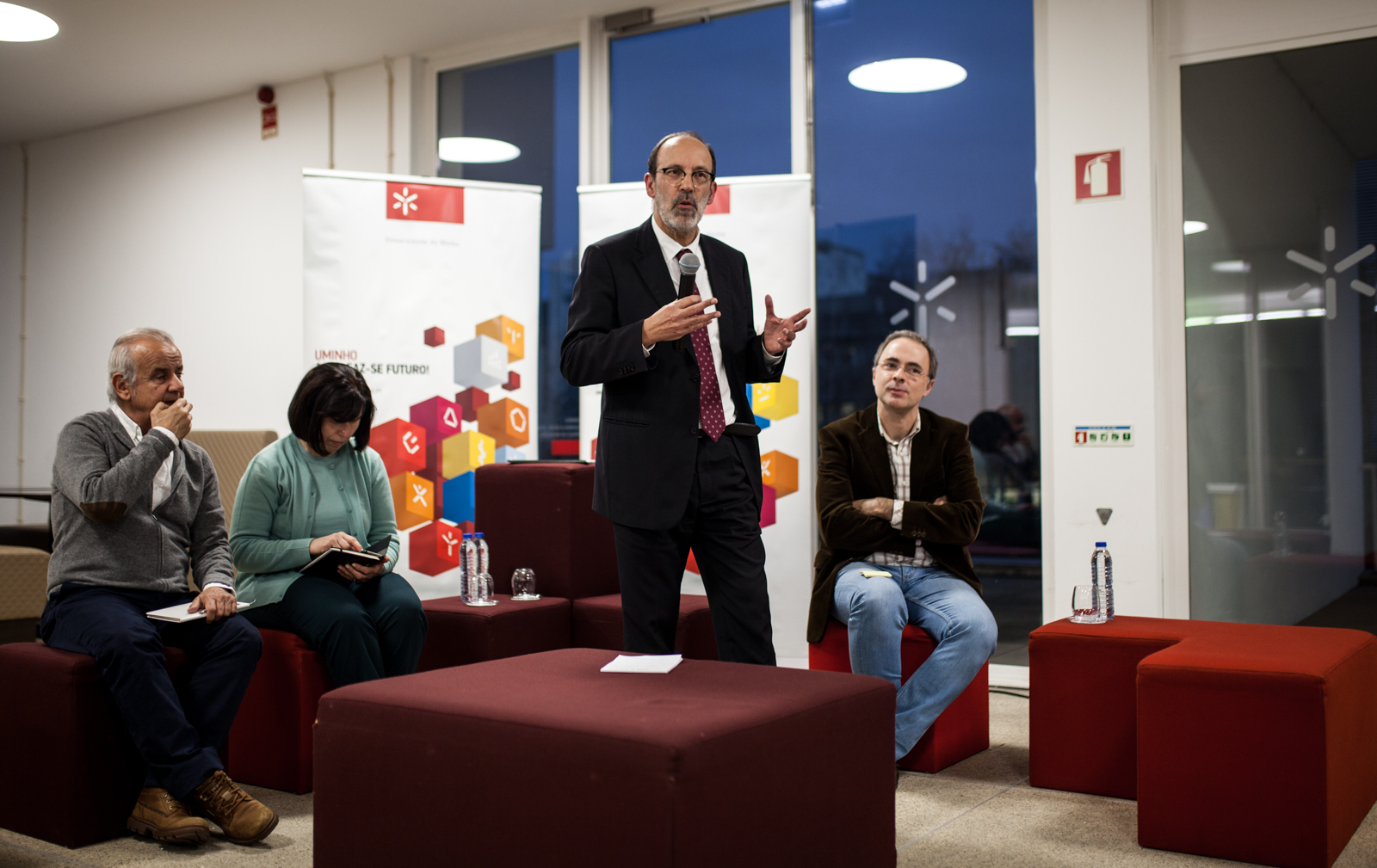 Imagem número 8 da galeria Reitor conversa Alunos