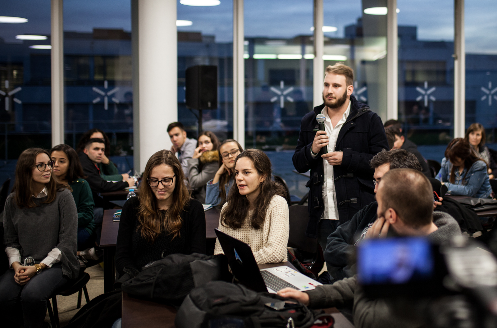 Imagem número 5 da galeria Reitor conversa Alunos