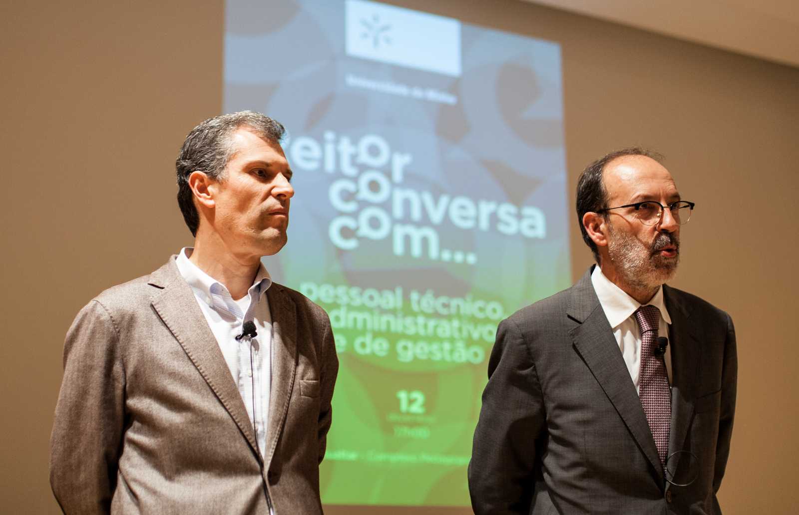 Imagem número 9 da galeria Reitor com Funcionários