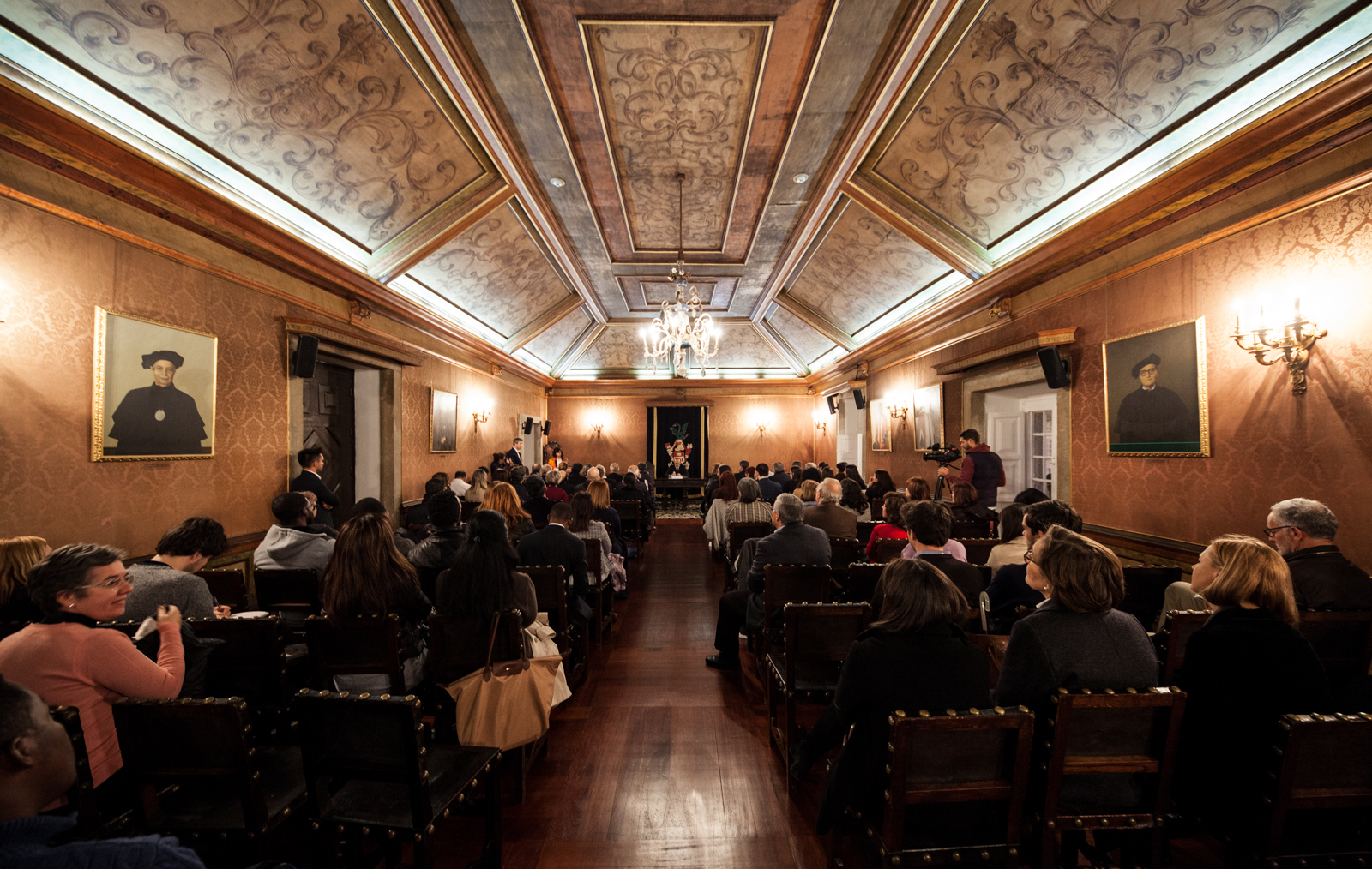 Imagem número 1 da galeria Tomada Posse Vice-Reitora Laurinda Leite