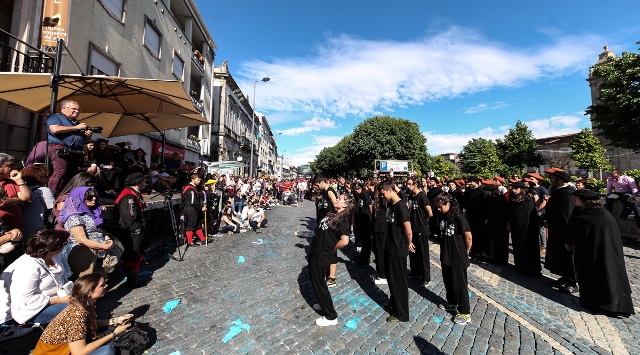 Imagem número 5 da galeria Cortejo