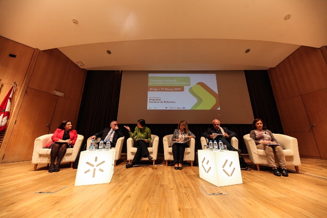 Imagem número 10 da galeria EEG Pobreza Infantil