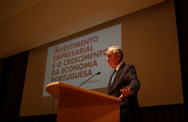Imagem número 3 da galeria Lançamento do livro "Investimento empresarial e o crescimento da economia Portuguesa"