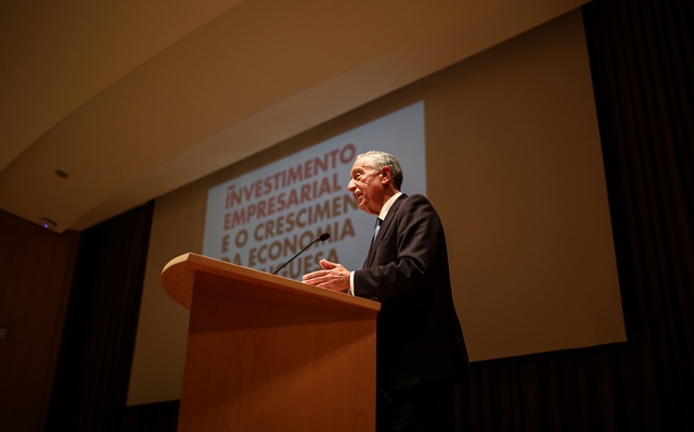 Imagem número 10 da galeria Lançamento do livro "Investimento empresarial e o crescimento da economia Portuguesa"
