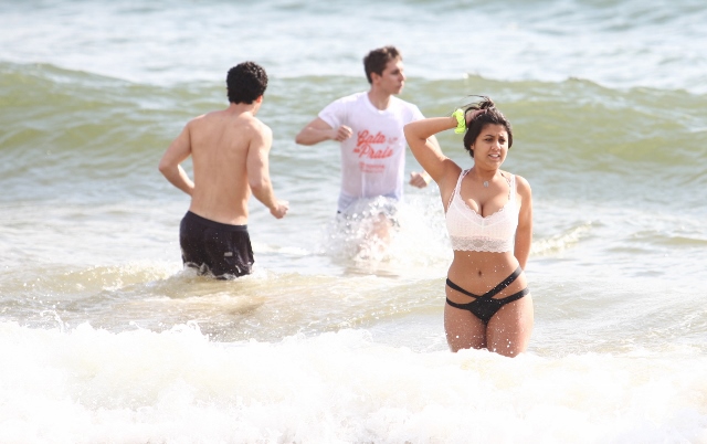 Imagem número 5 da galeria Gata na Praia