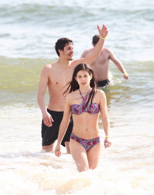 Imagem número 4 da galeria Gata na Praia