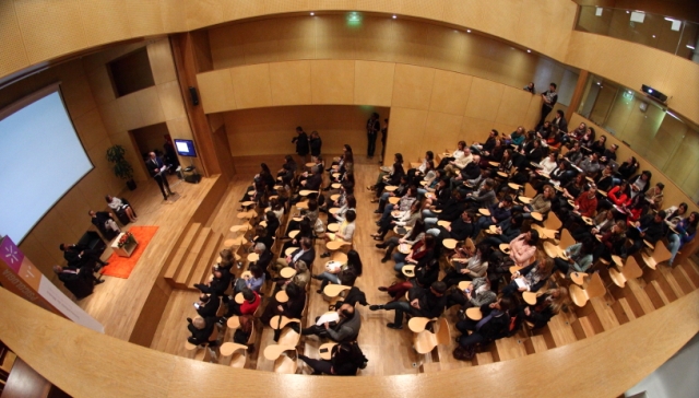 Imagem número 2 da galeria Aniversário Escola de Psicologia