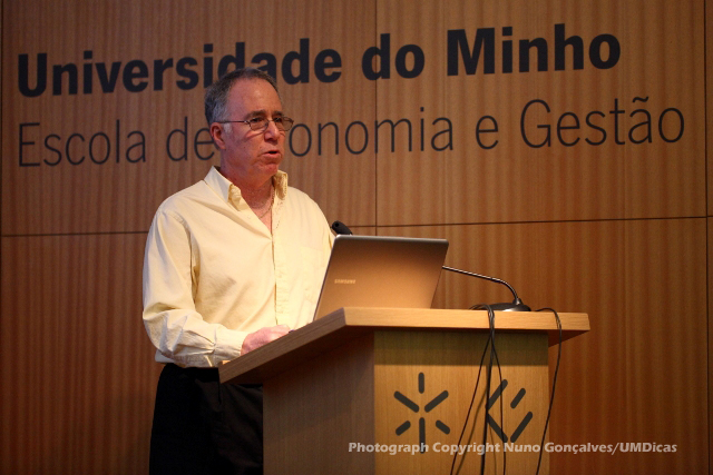 Imagem número 9 da galeria Prémio Nobel da Economia visita a EEG