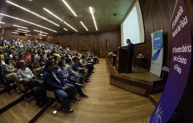 Imagem número 7 da galeria Prémio Nobel da Física visita UMnho