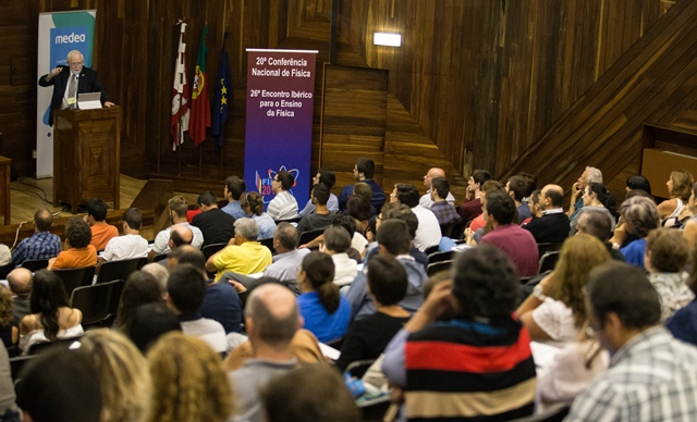 Imagem número 4 da galeria Prémio Nobel da Física visita UMnho