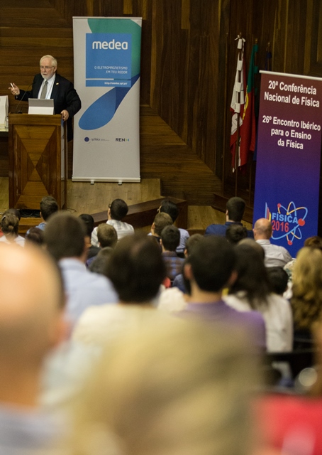 Imagem número 8 da galeria Prémio Nobel da Física visita UMnho
