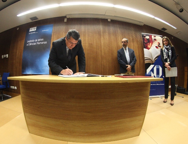 Imagem número 4 da galeria Tomada de posse ILCH