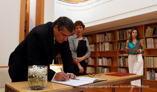 Imagem número 2 da galeria Tomada de Posse Escola de Arquitectura