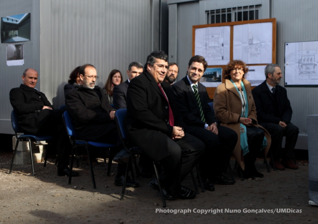 Imagem número 3 da galeria Lançamento da primeira pedra do Biotério