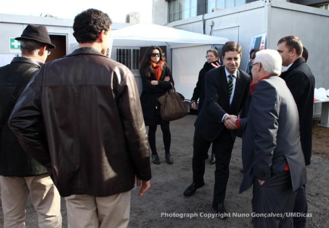 Imagem número 1 da galeria Lançamento da primeira pedra do Biotério