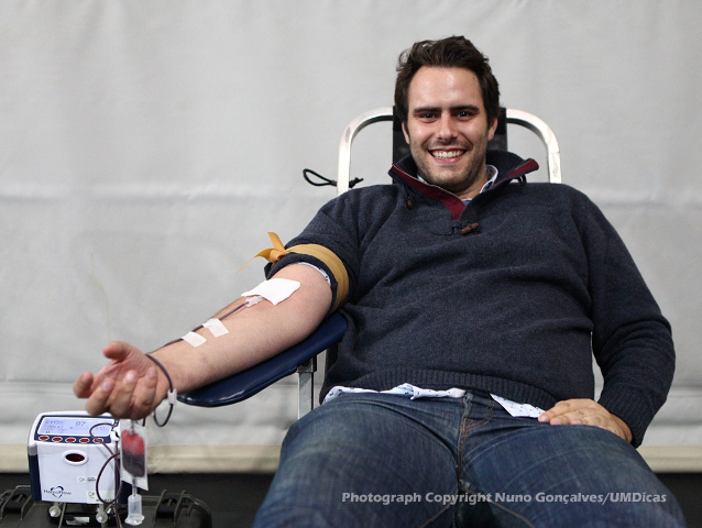 Imagem número 2 da galeria Dádiva de Sangue