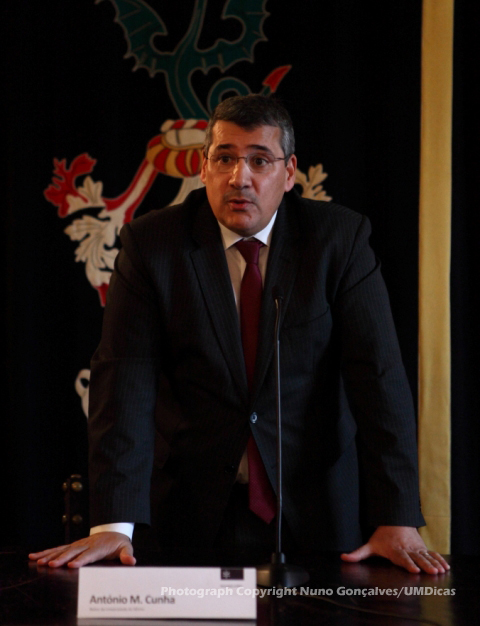 Imagem número 3 da galeria Tomada de posse do Pro-Reitor Fernando Alexandre