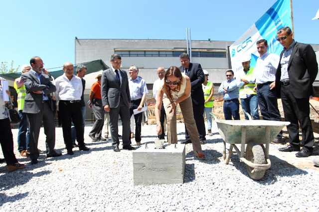 Imagem número 1 da galeria Lançamento da primeira pedra da biblioteca em Azurém