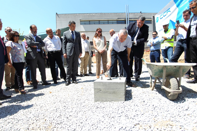 Imagem número 2 da galeria Lançamento da primeira pedra da biblioteca em Azurém