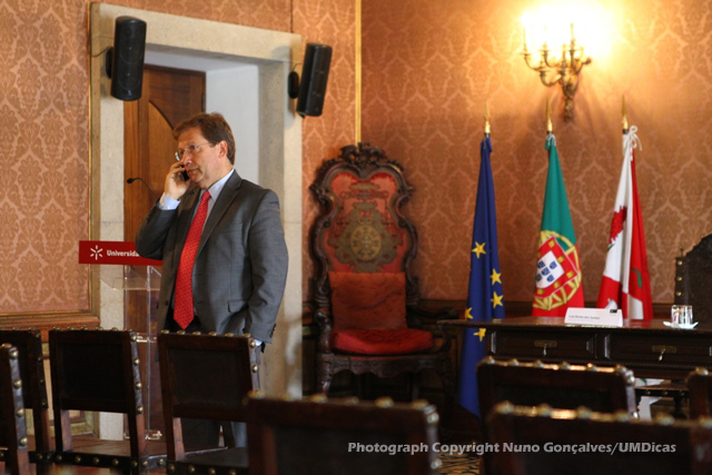 Imagem número 1 da galeria Assinatura Protocolo Santander