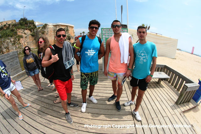 Imagem número 2 da galeria Gata na Praia