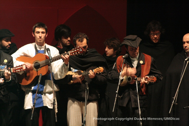 Imagem número 2 da galeria VIII Serenatas