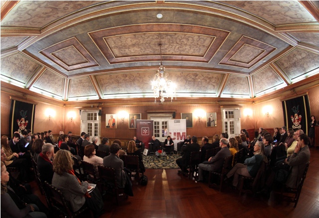 Imagem número 1 da galeria Encontros UM